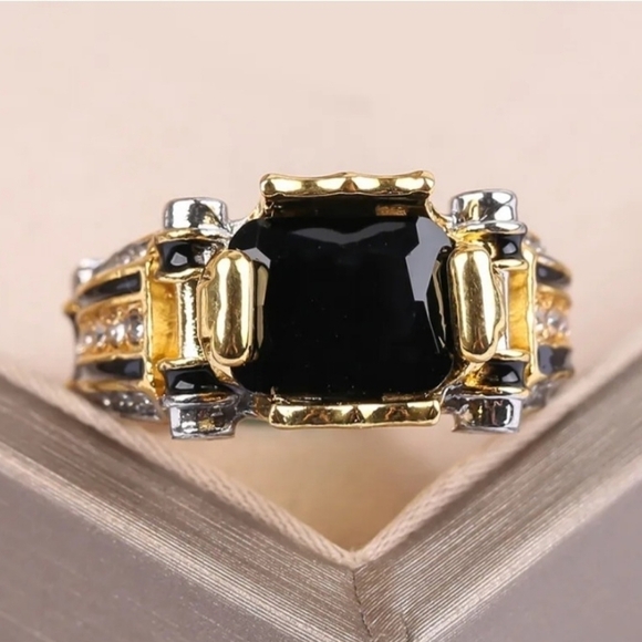 Mens ring size 13 it is new 925 silver black stone , featuring cubic zirconia - Picture 2 of 3